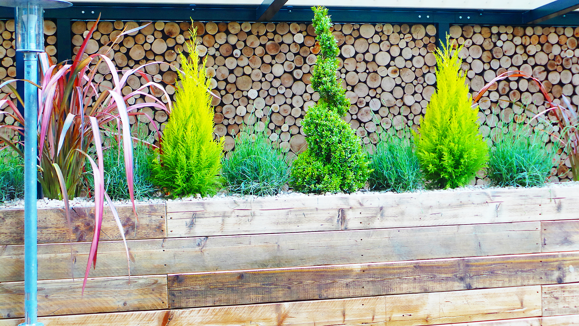 log-wall-wetherspoon-slider